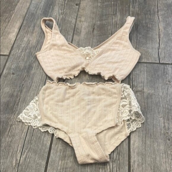 Anthropologie Cream Lace Trim Bra - Picture 1 of 5